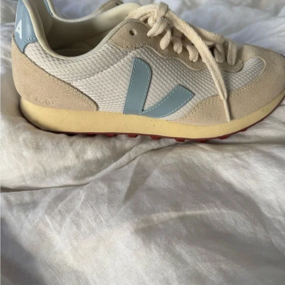 NEW Veja Rio Branco Alveomesh Sneaker women size 7 cream gravel steel MINT - Picture 2 of 11